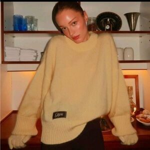 Gisou holiday sweater